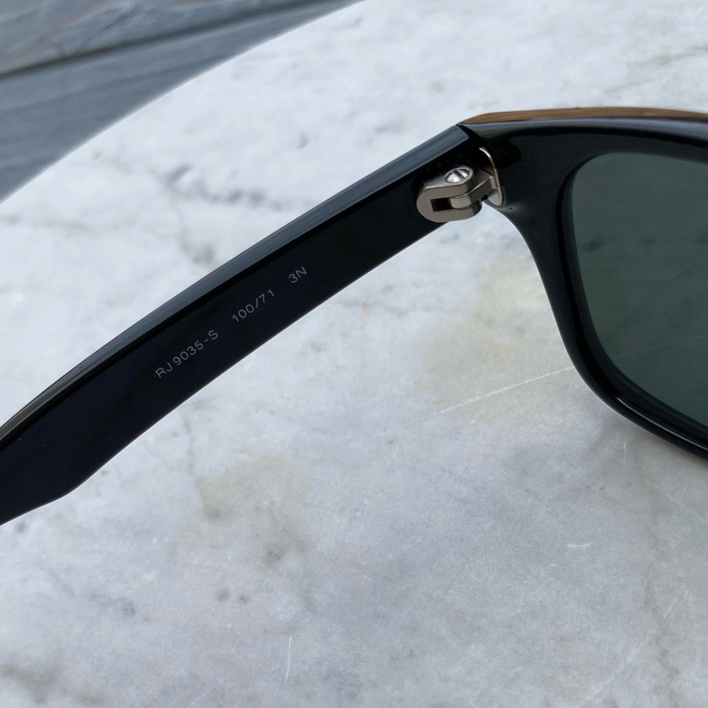 Black Ray-Ban Wayfarer Square Iconic Sunglasses - Picture 6 of 8